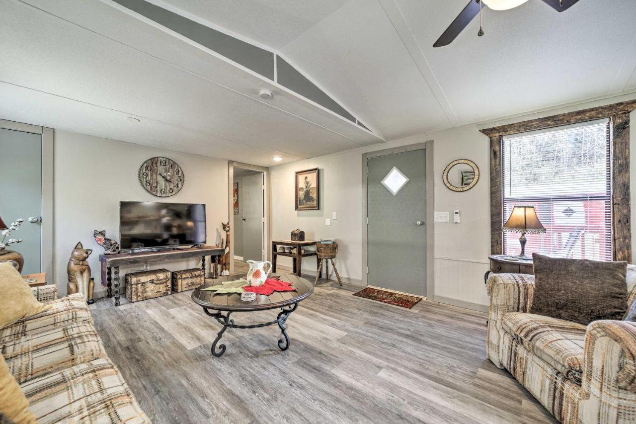Smoky Mountain Vacation Rental With Hot Tub And Kayaks Whittier Εξωτερικό φωτογραφία