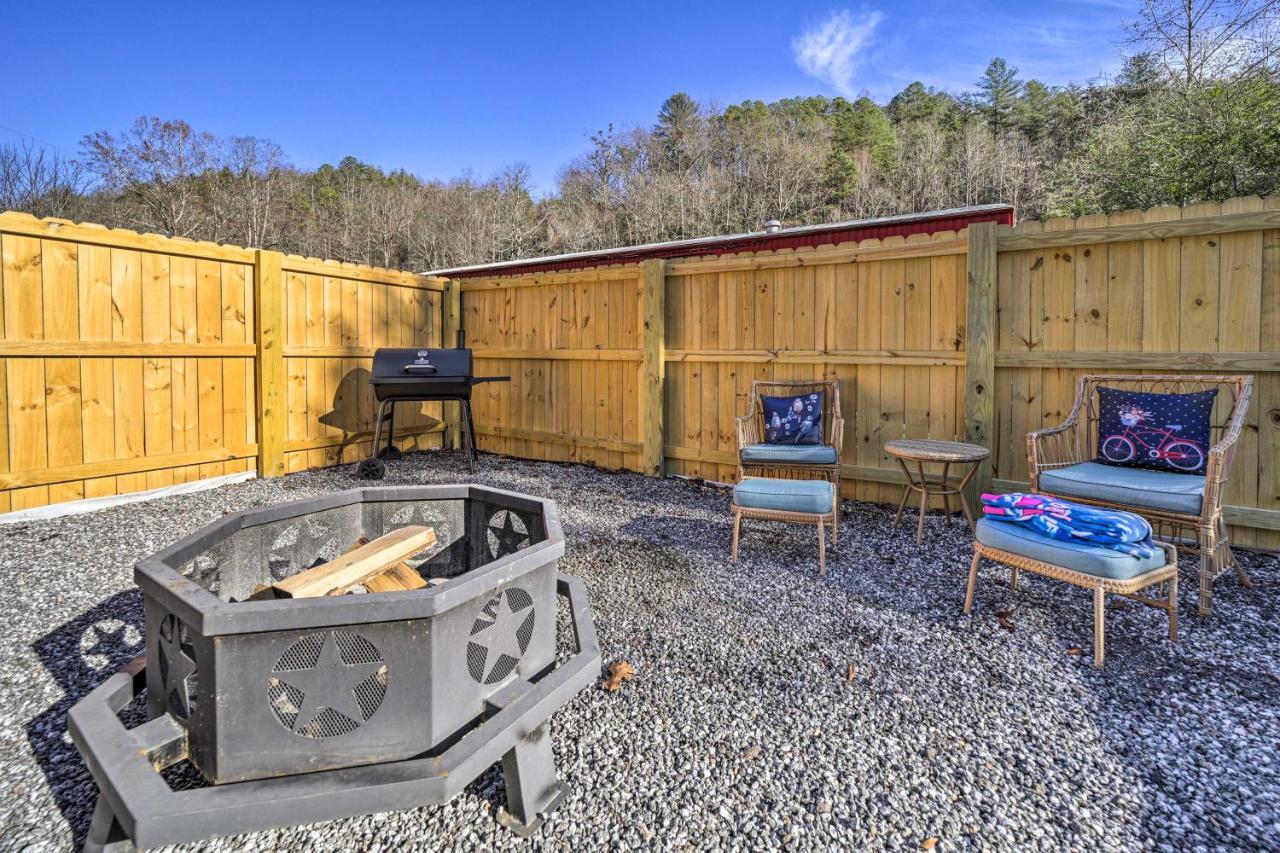 Smoky Mountain Vacation Rental With Hot Tub And Kayaks Whittier Εξωτερικό φωτογραφία