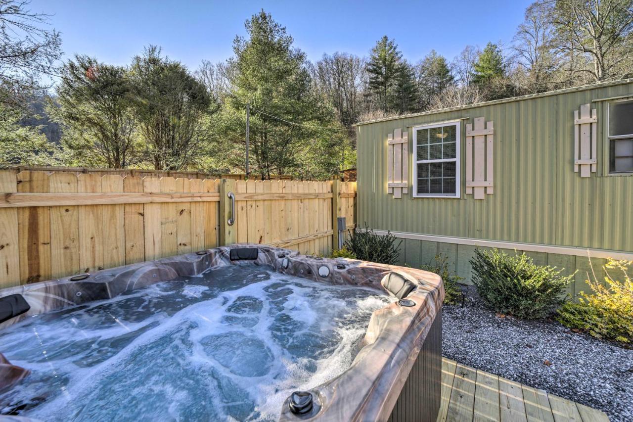 Smoky Mountain Vacation Rental With Hot Tub And Kayaks Whittier Εξωτερικό φωτογραφία